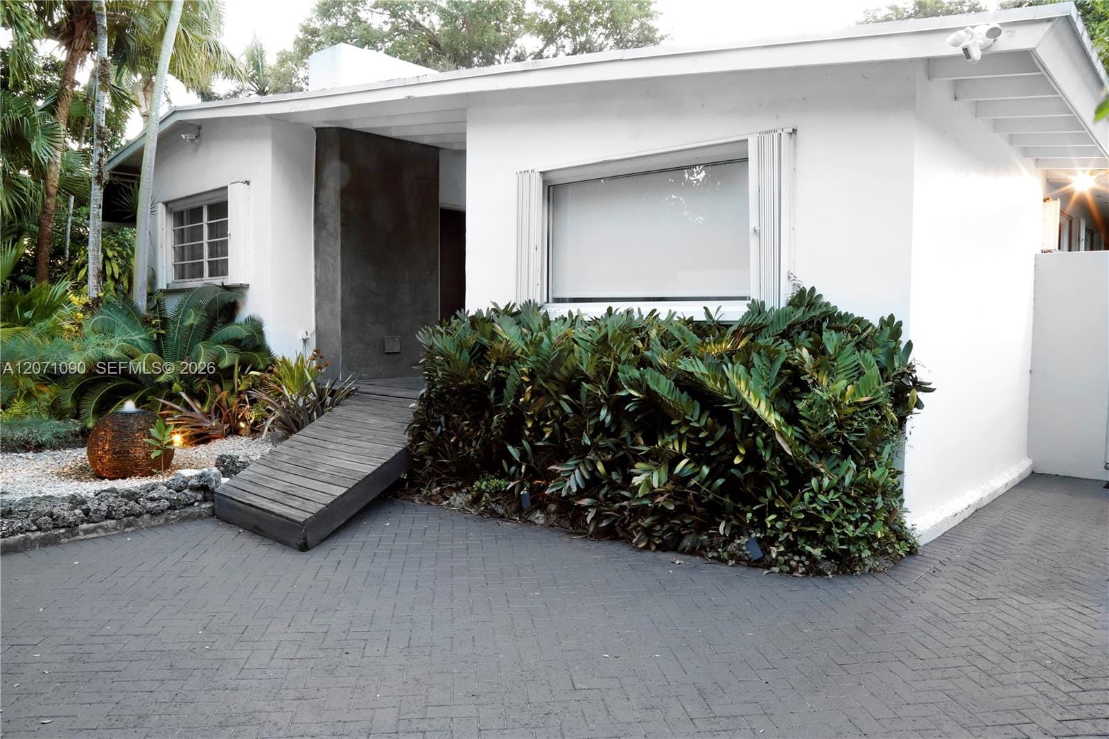 3596 Main Highway, Miami, FL 33133 photo 2