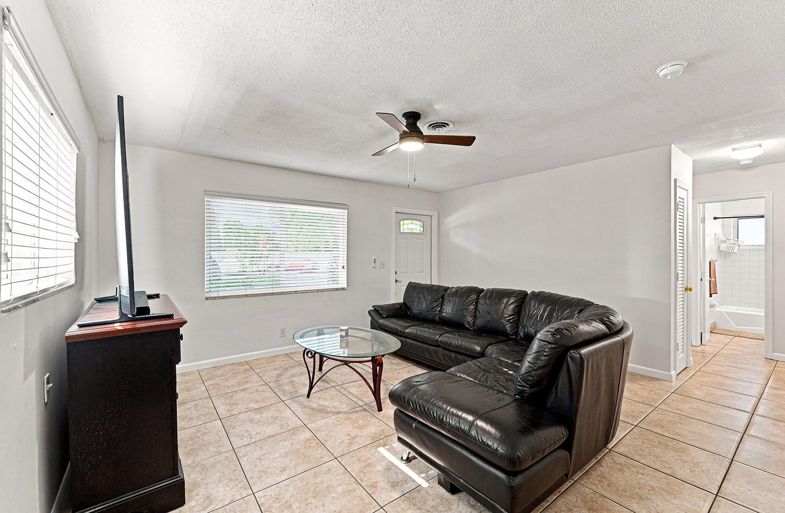 2908 NW 48TH Street — photo 2