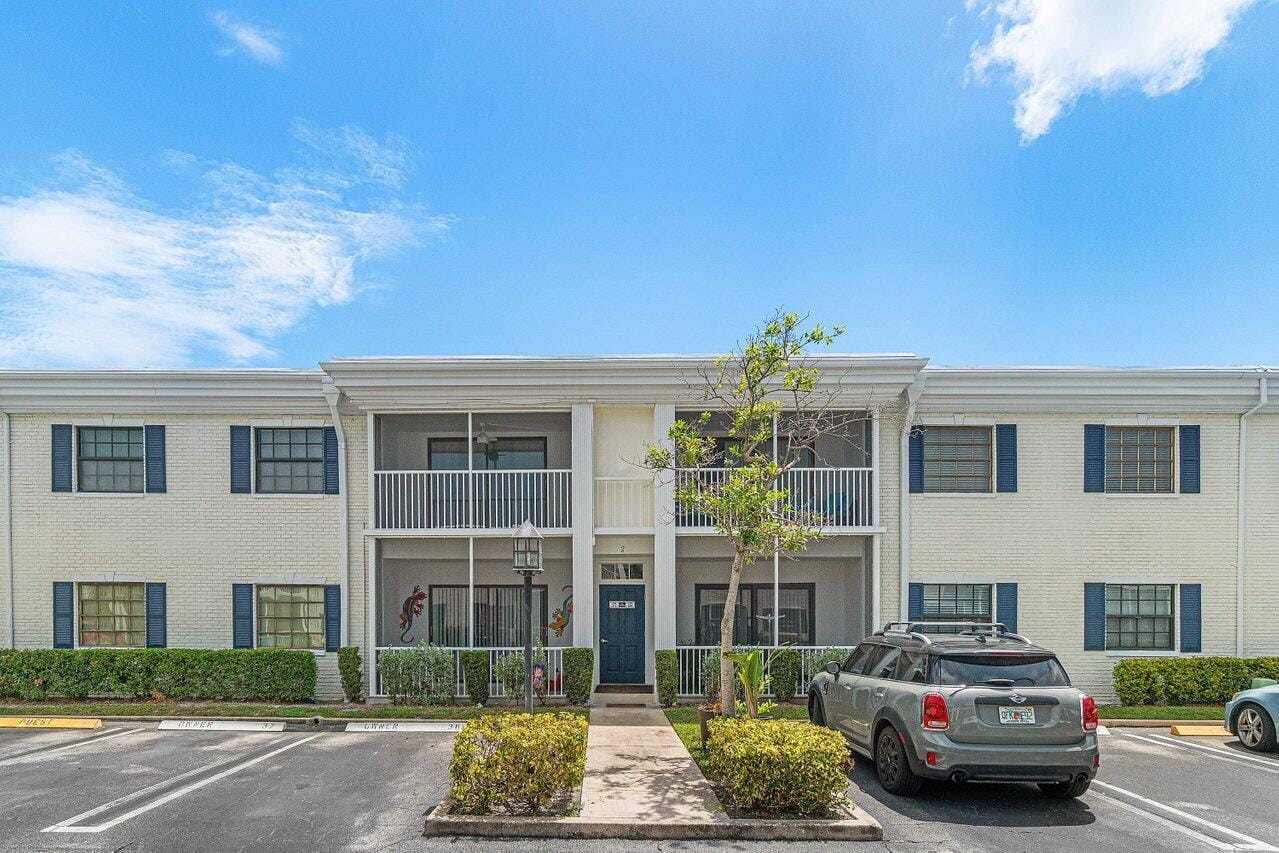120 CYPRESS CLUB Drive 231 — photo 1