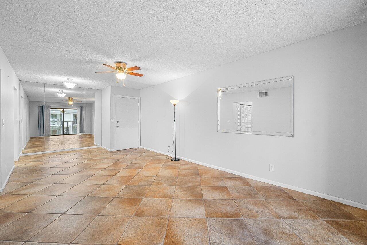 120 CYPRESS CLUB Drive 231 — photo 4