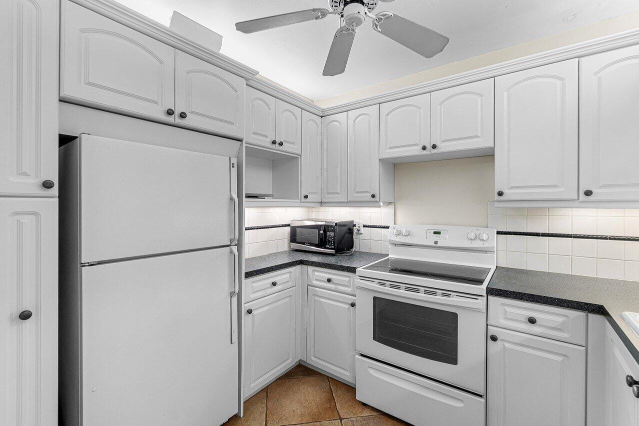 120 CYPRESS CLUB Drive 231 — photo 7