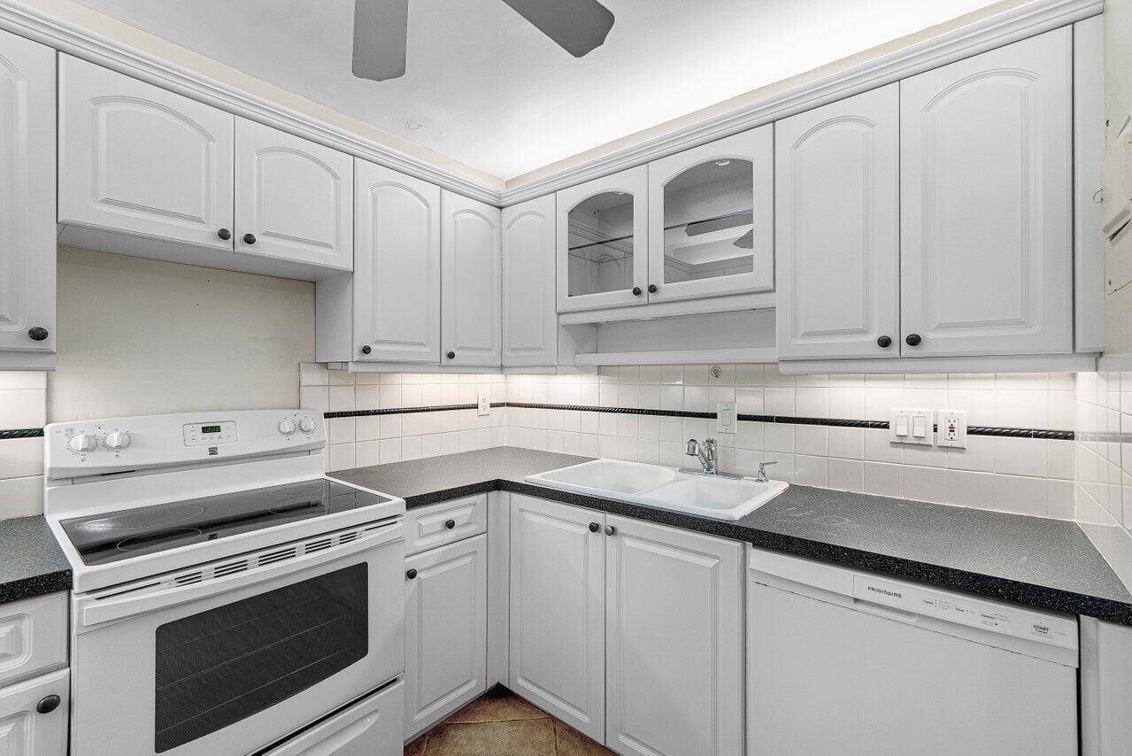 120 CYPRESS CLUB Drive 231 — photo 8