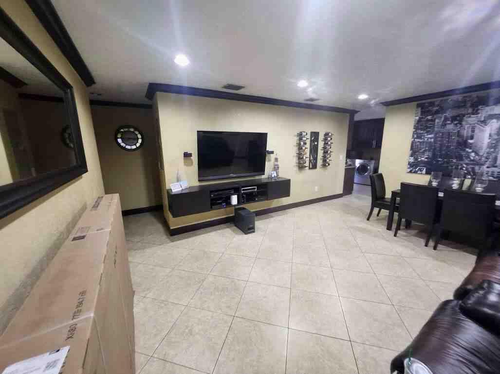 1195 NW 30TH Place, Miami, FL 33125 photo 4