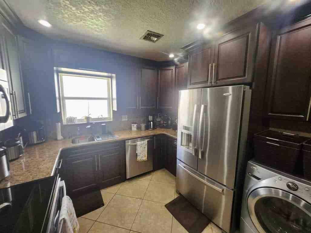 1195 NW 30TH Place, Miami, FL 33125 photo 7