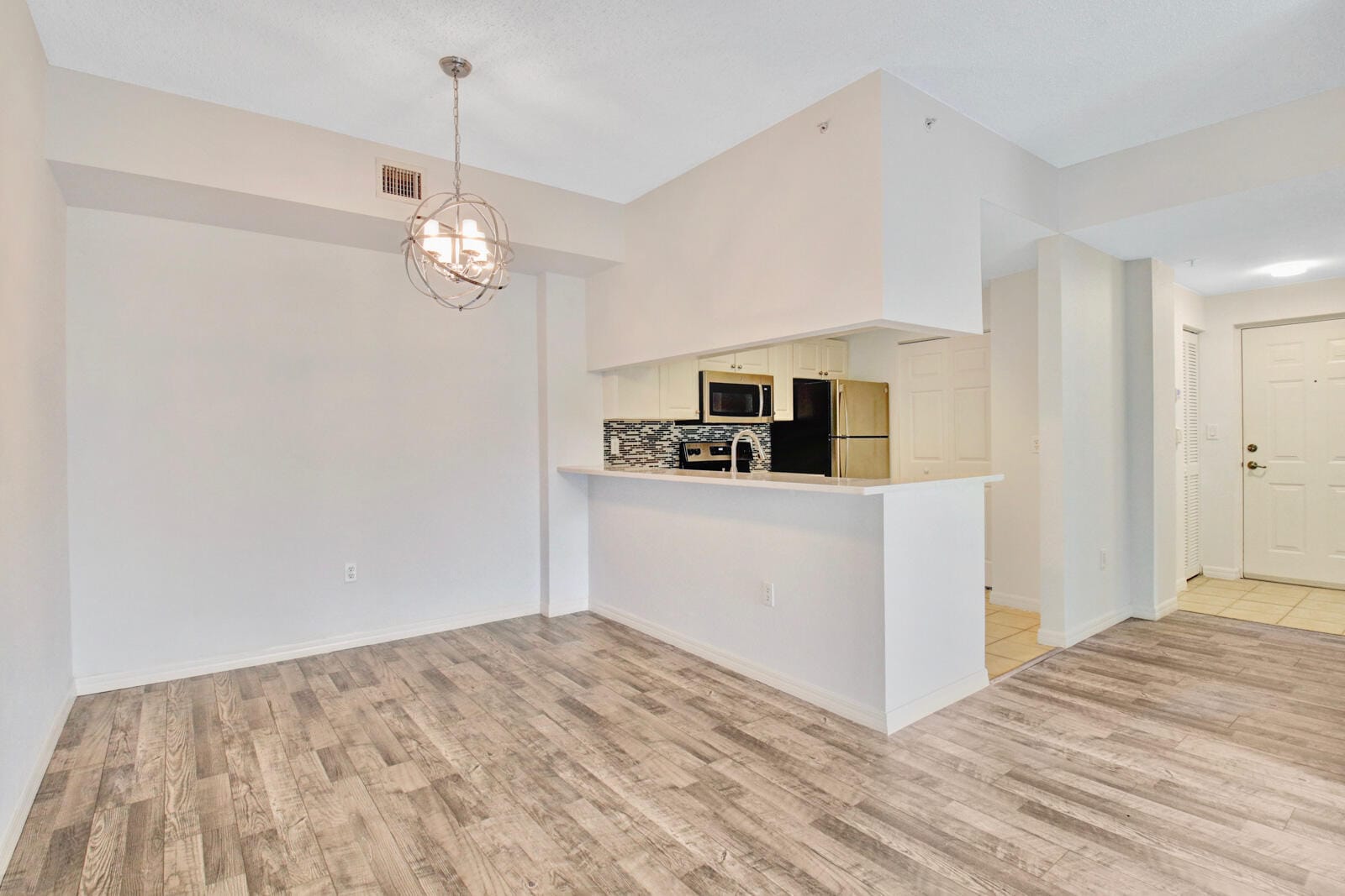 2801 SARENTO Place 304 — photo 4