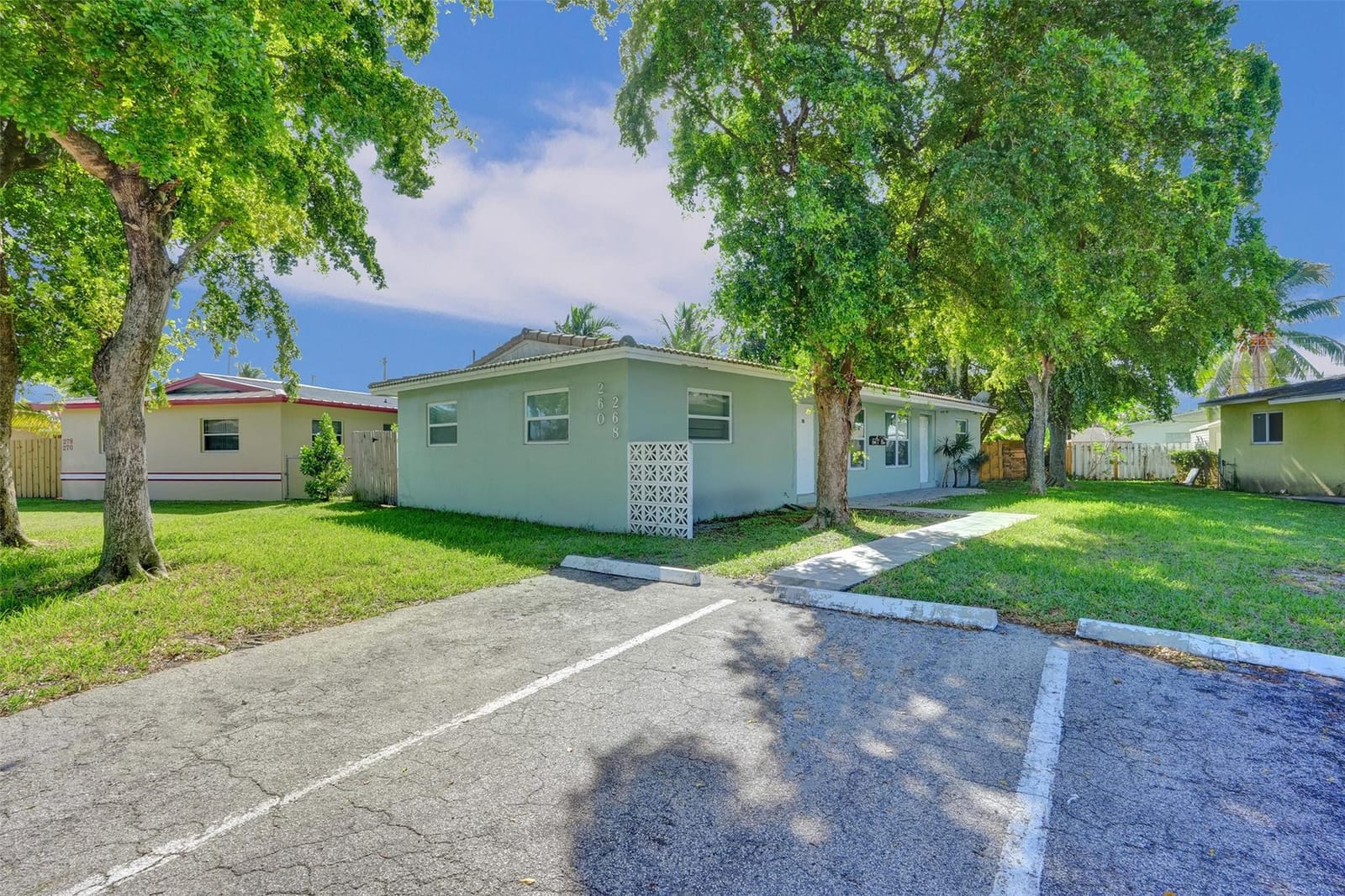 260 NE 41st Street, Oakland Park, FL 33334