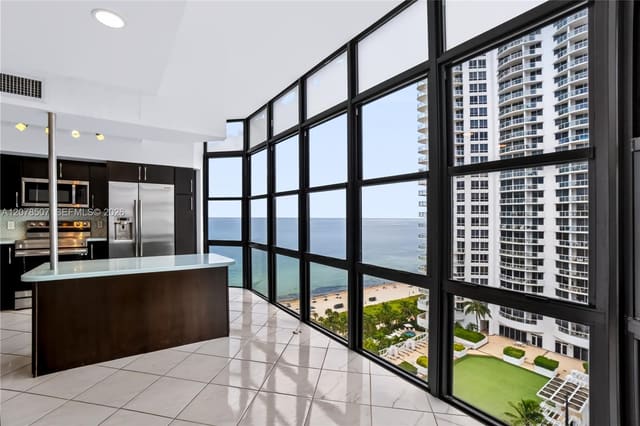 6423 Collins Avenue 1702, sold in Mar Del Plata Condo, Miami Beach, FL