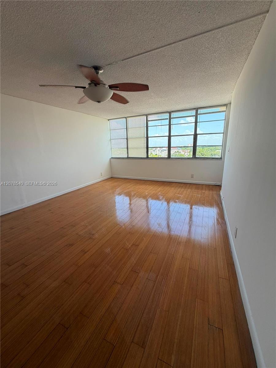 2025 NE 164th Street 1015 — photo 2