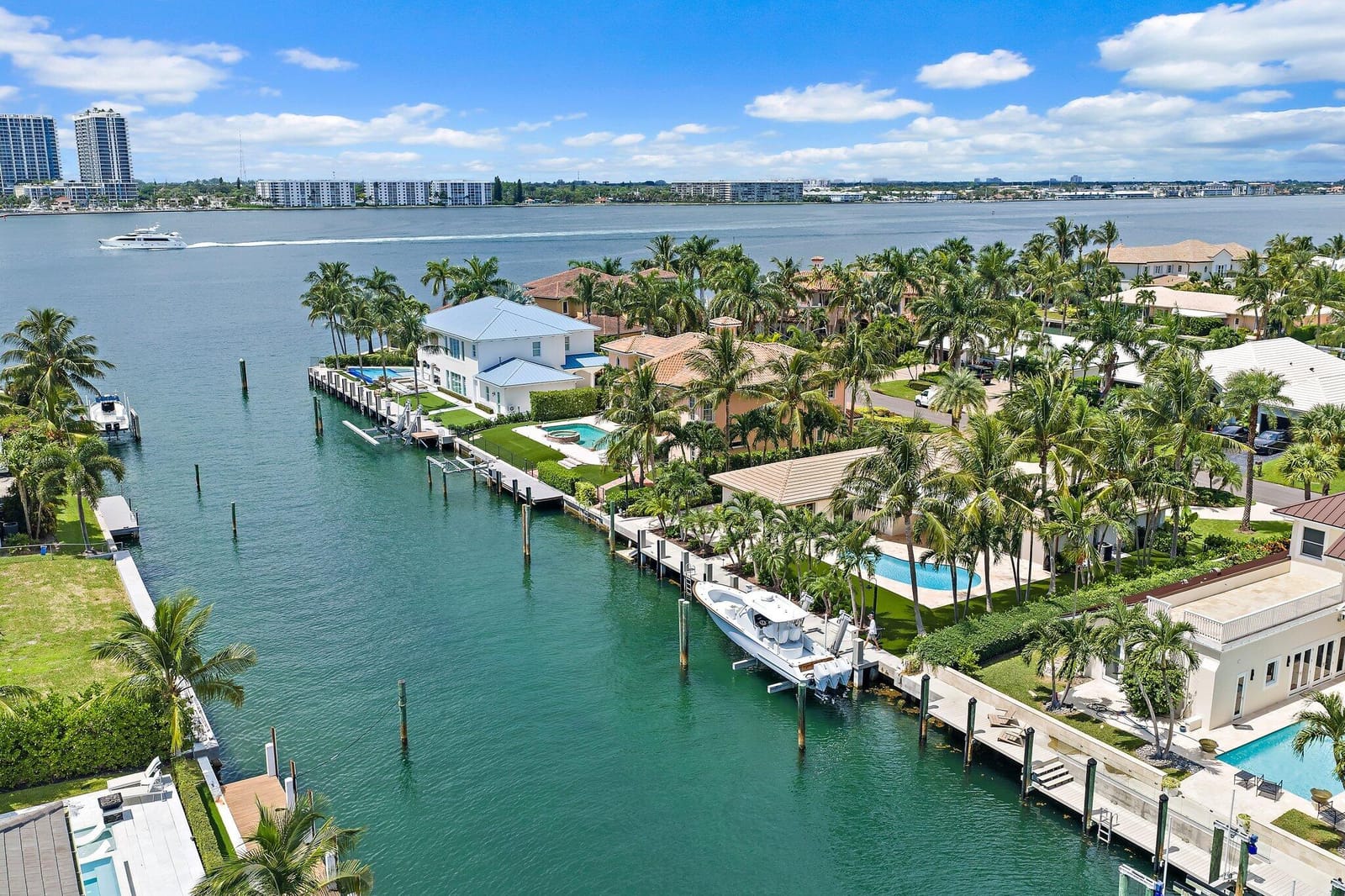 1051 Coral Way, Singer Island, FL 33404 photo 17
