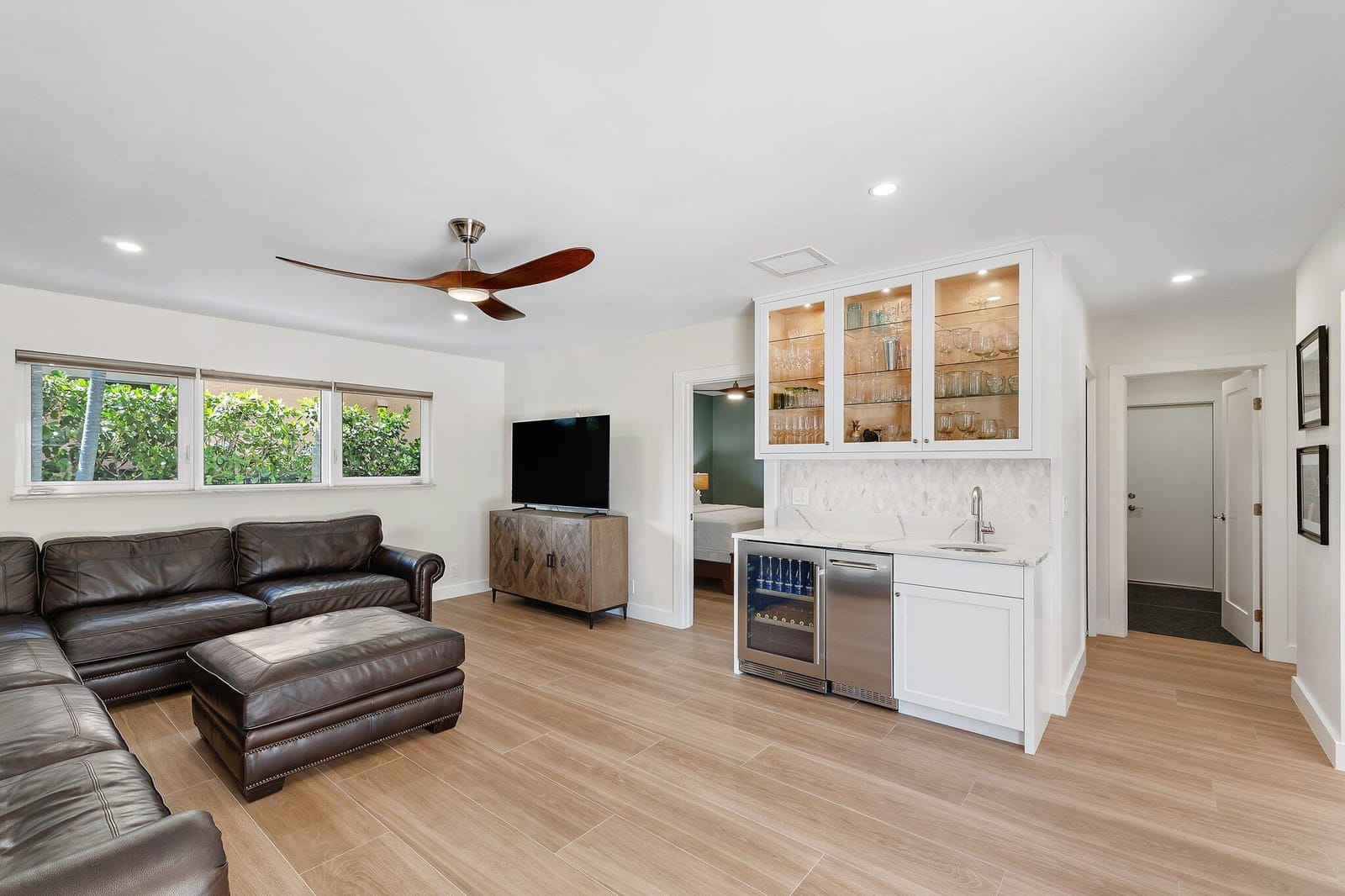 1051 Coral Way, Singer Island, FL 33404 photo 25