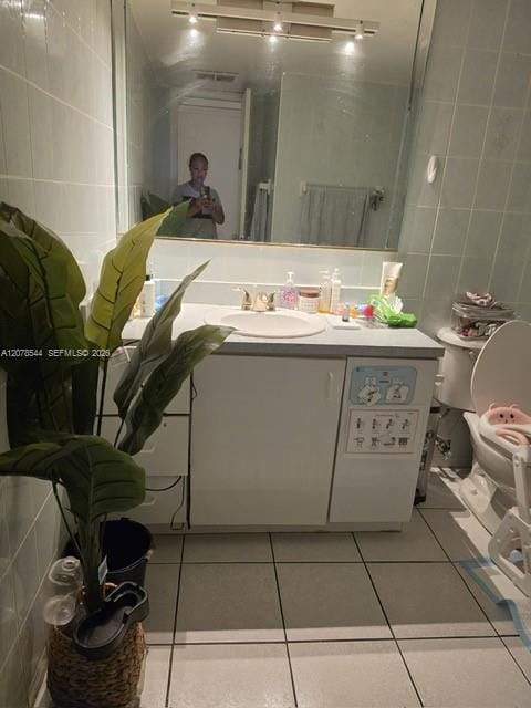 1305 W 46th Street 108 — photo 6