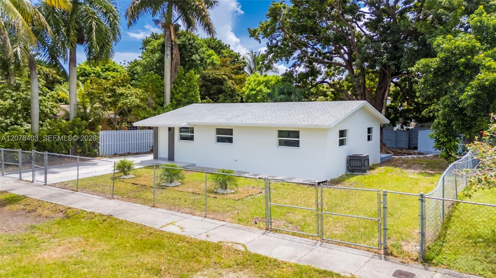 655 SW 6th Terrace, Florida City, FL 33034 photo 2