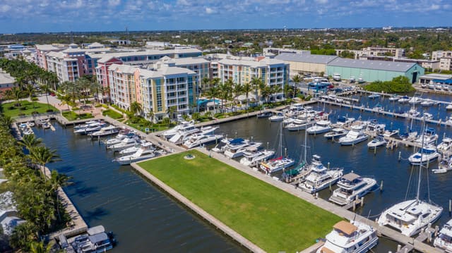 804 E Windward Way 211, Lantana, FL 33462