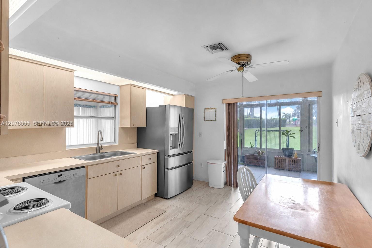 527 SE 27th Drive — photo 10