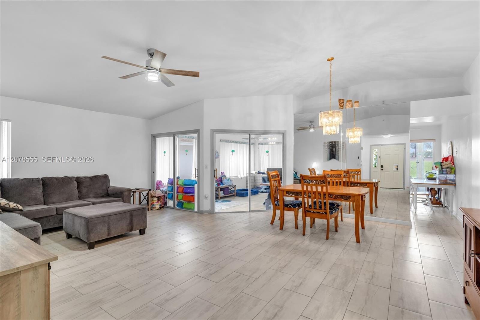 527 SE 27th Drive — photo 5