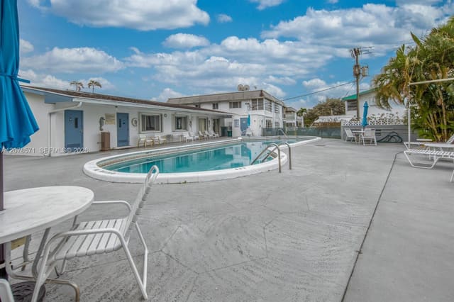 2440 W Lake Osborne Drive 210, Lake Worth, FL 33461