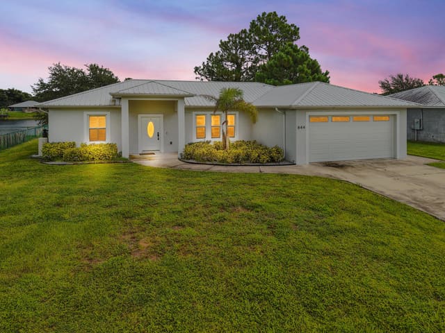 844 LAKE BETTY Drive, Lake Placid, FL 33852