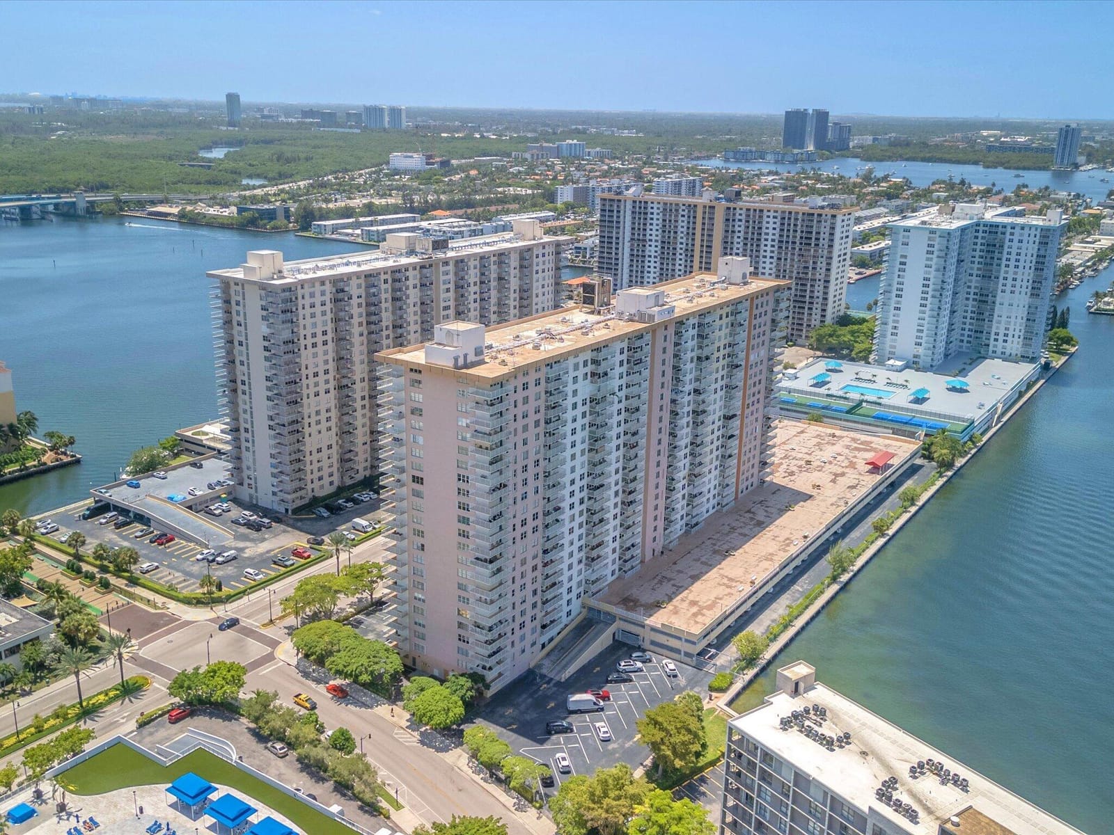 251 174th Street 2310, Sunny Isles Beach, FL 33160 photo 22