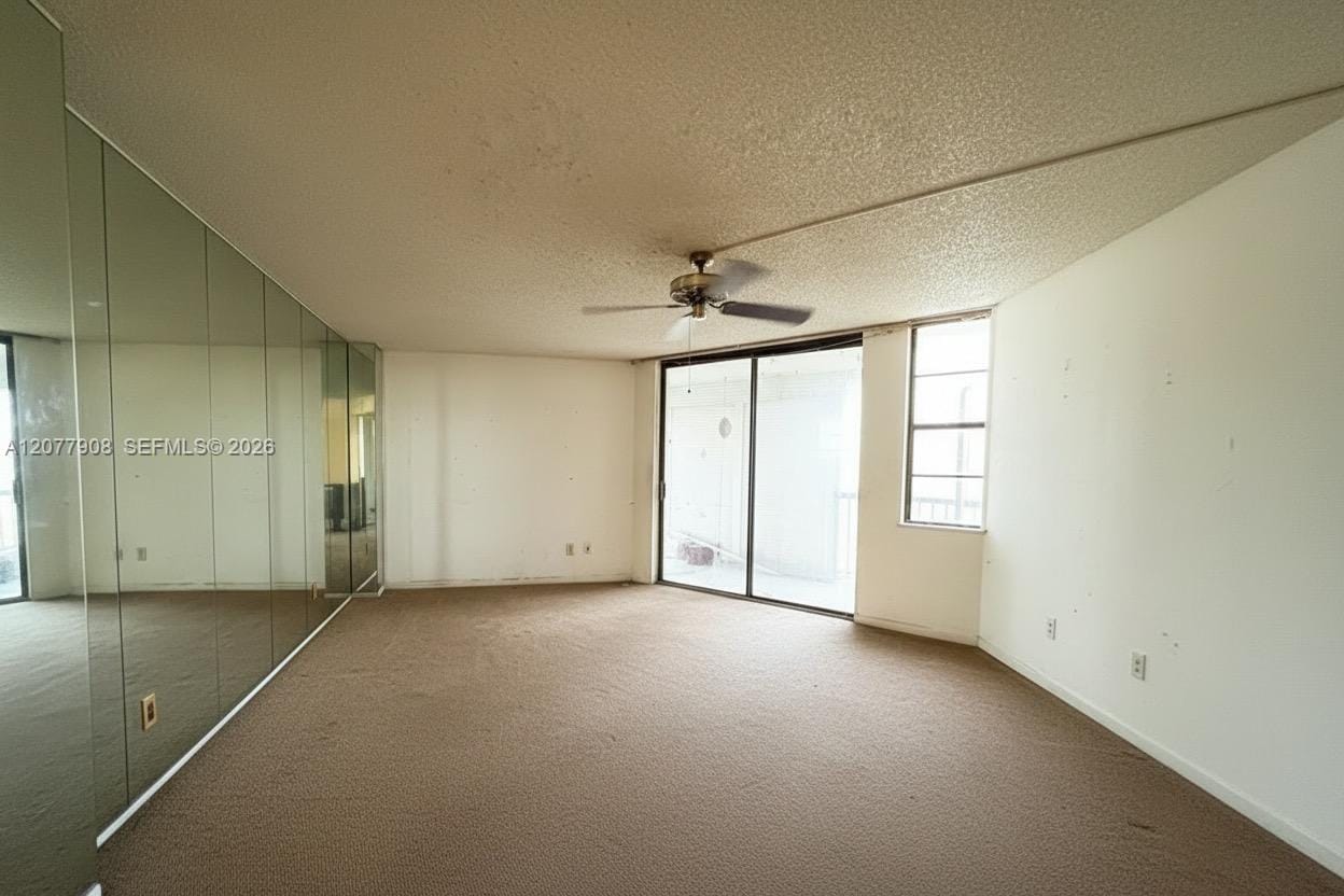 20500 W Country Club Drive 818 — photo 5