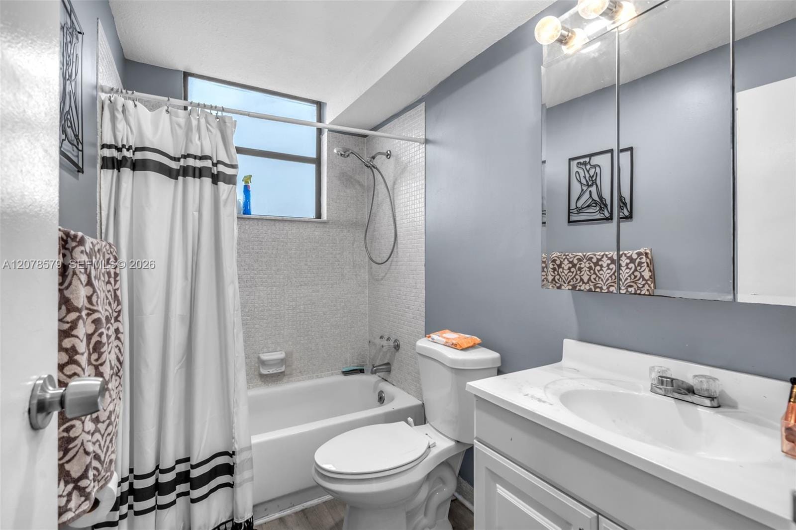 1825 W 44th Place 401, Hialeah, FL 33012 photo 17