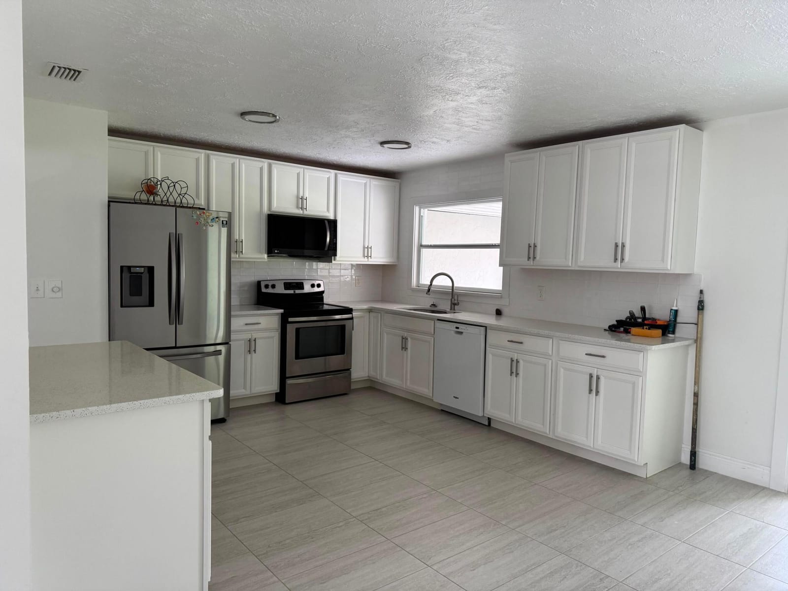 1691 SE Goucho Avenue — photo 3