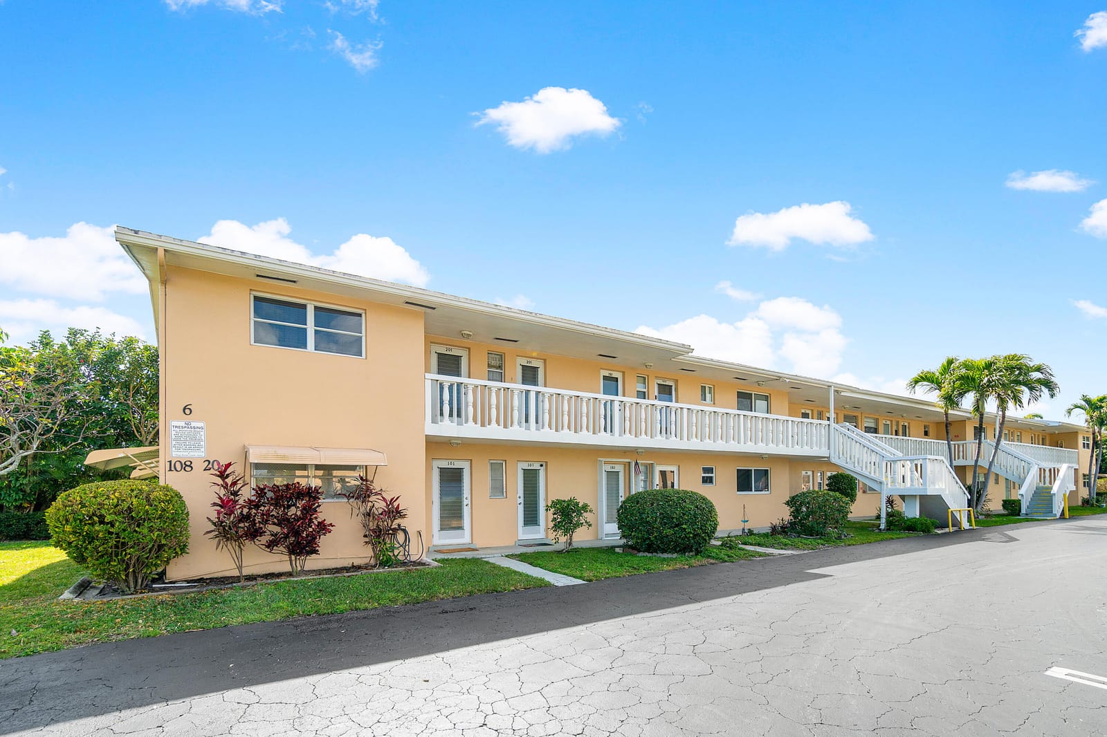 108 NE 20TH Avenue NE 201 — photo 4