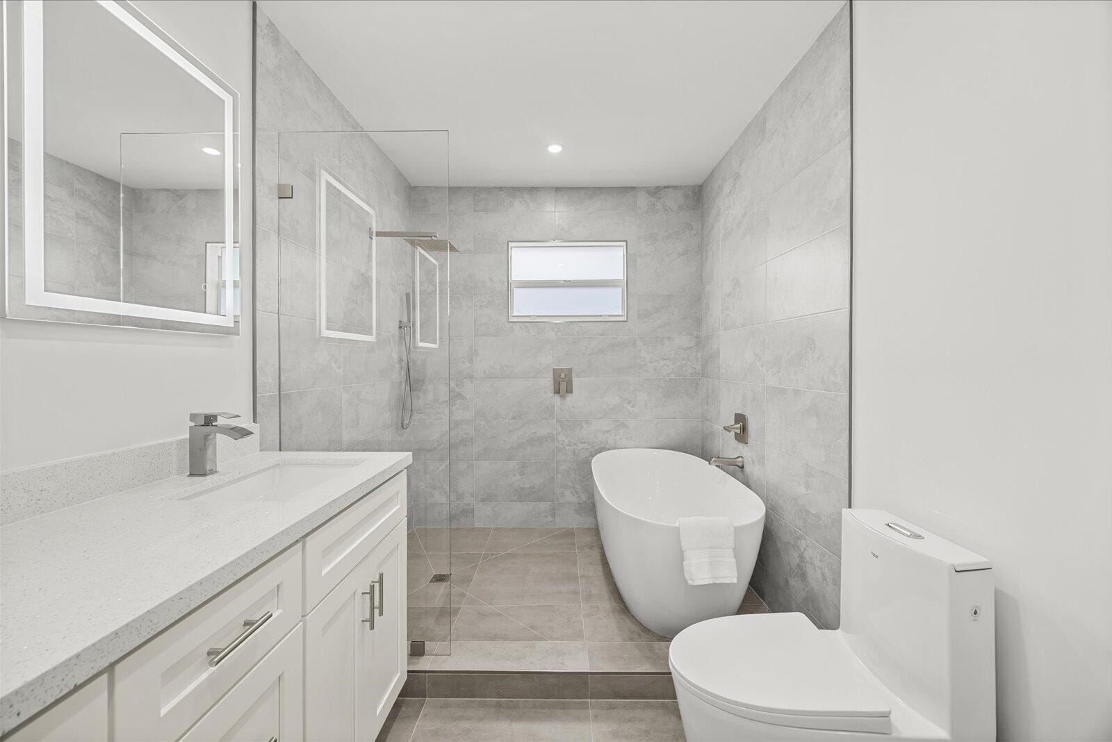 1311 AVENUE H — photo 9