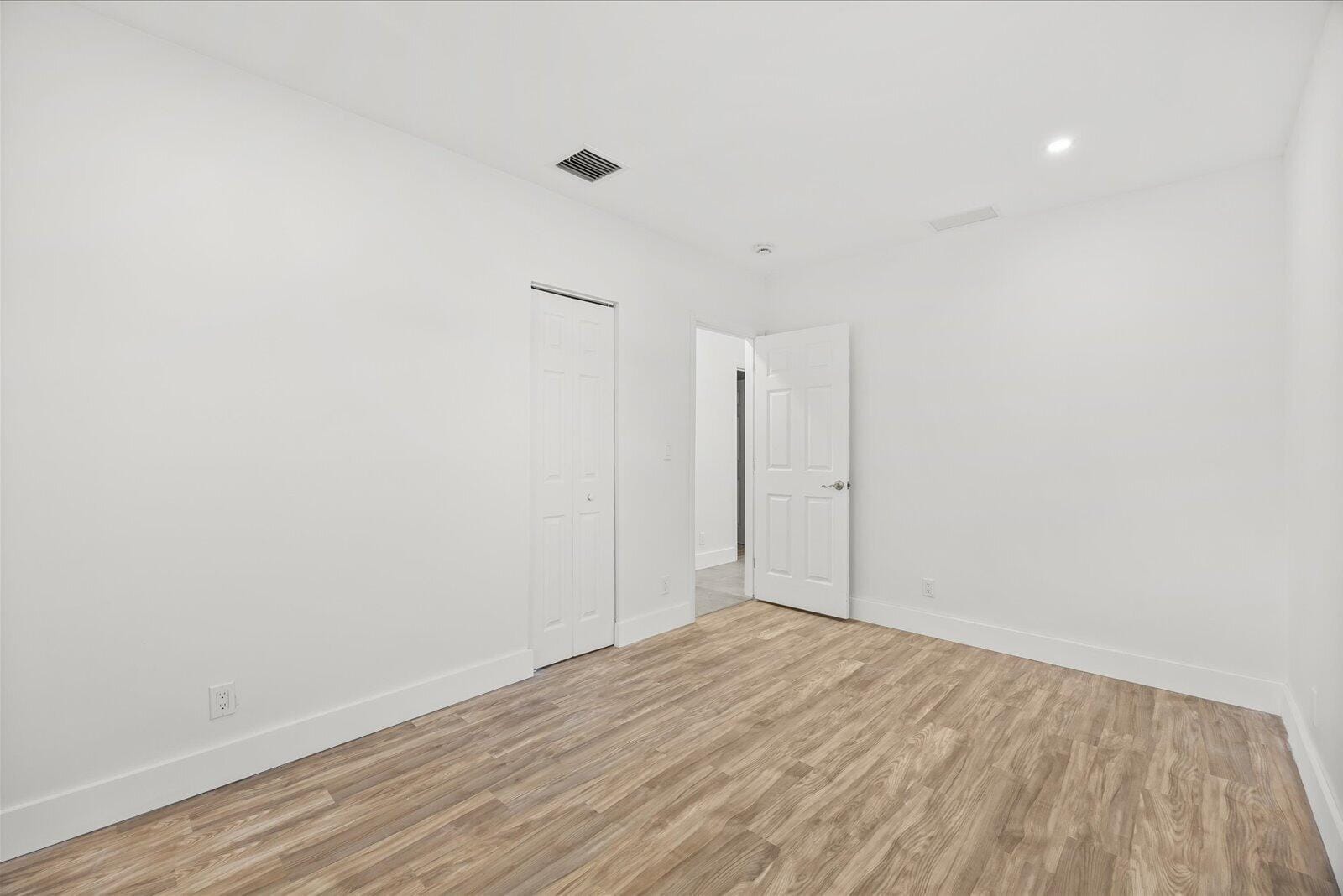 1311 AVENUE H — photo 10