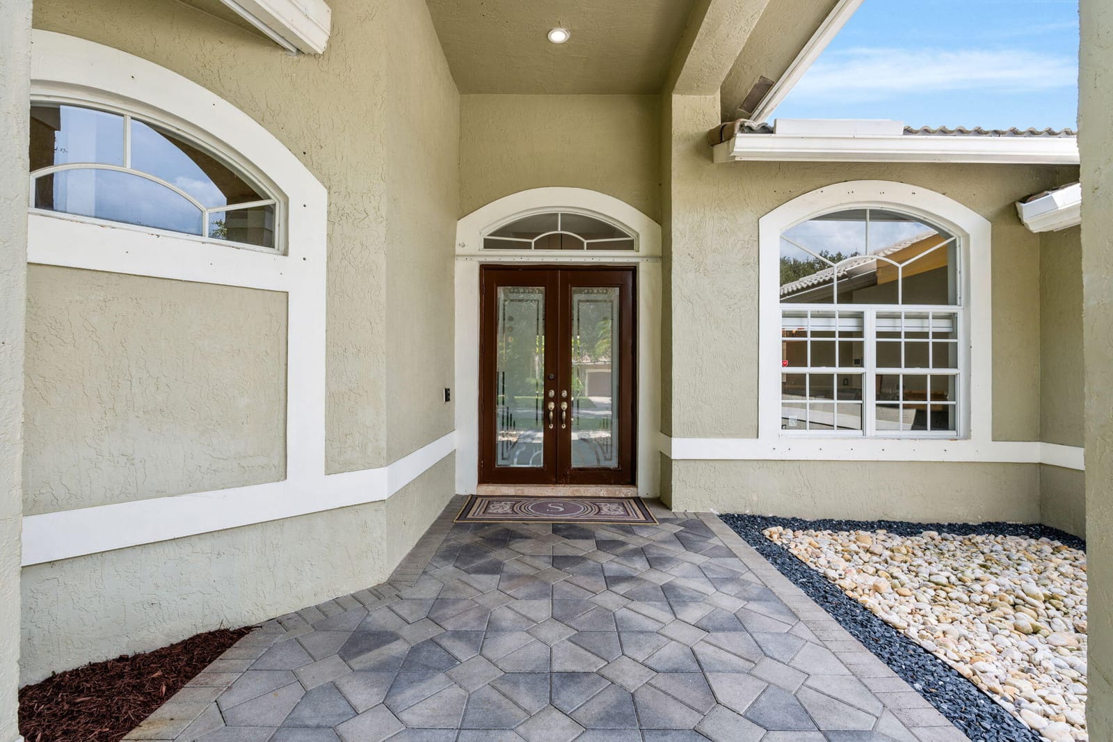 10668 NW 69TH Street — photo 2