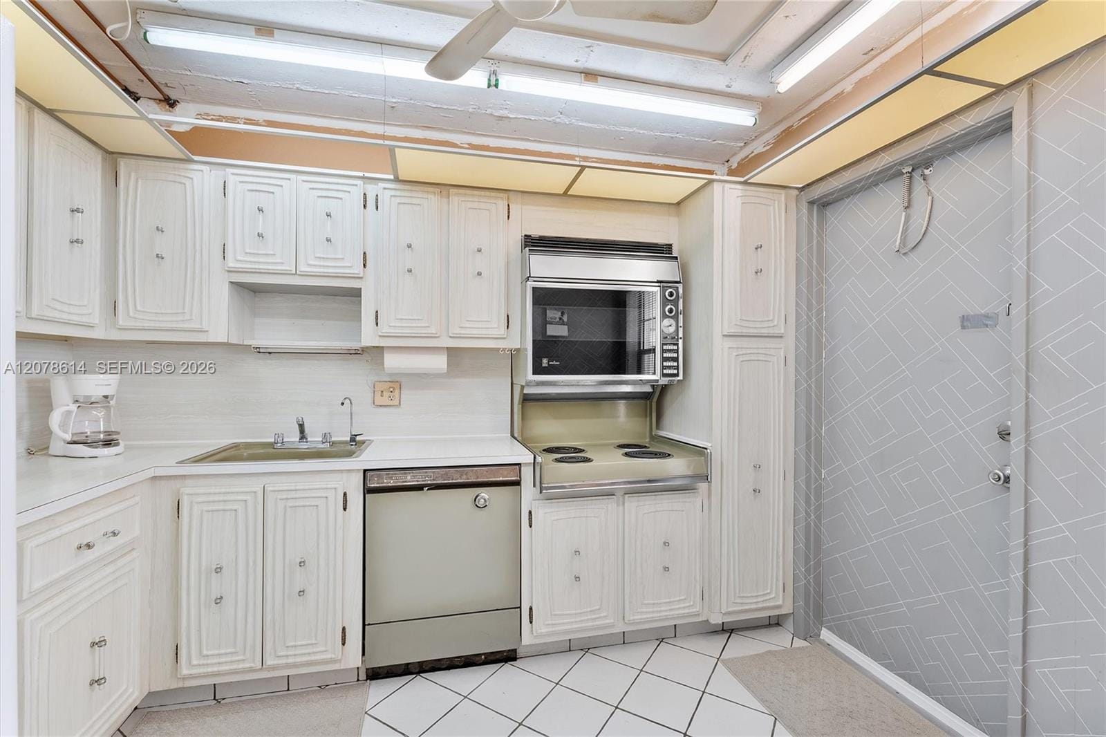 2661 S Course Drive 805, Pompano Beach, FL 33069 photo 6