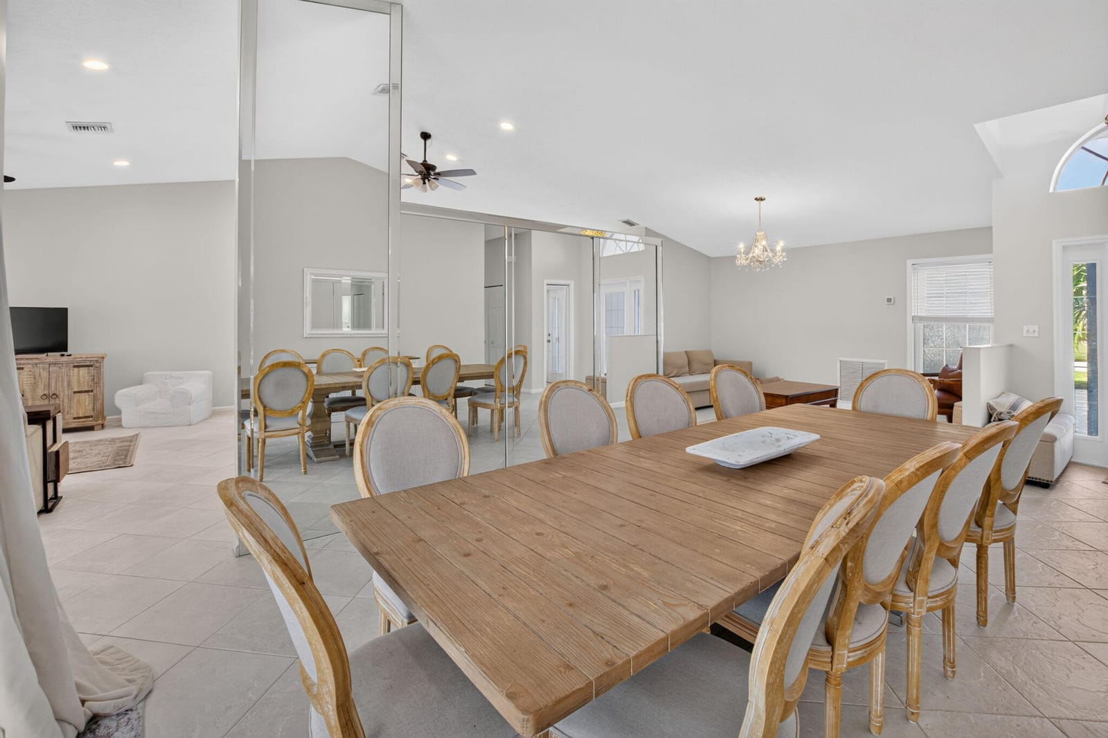5756 Descartes Circle — photo 8
