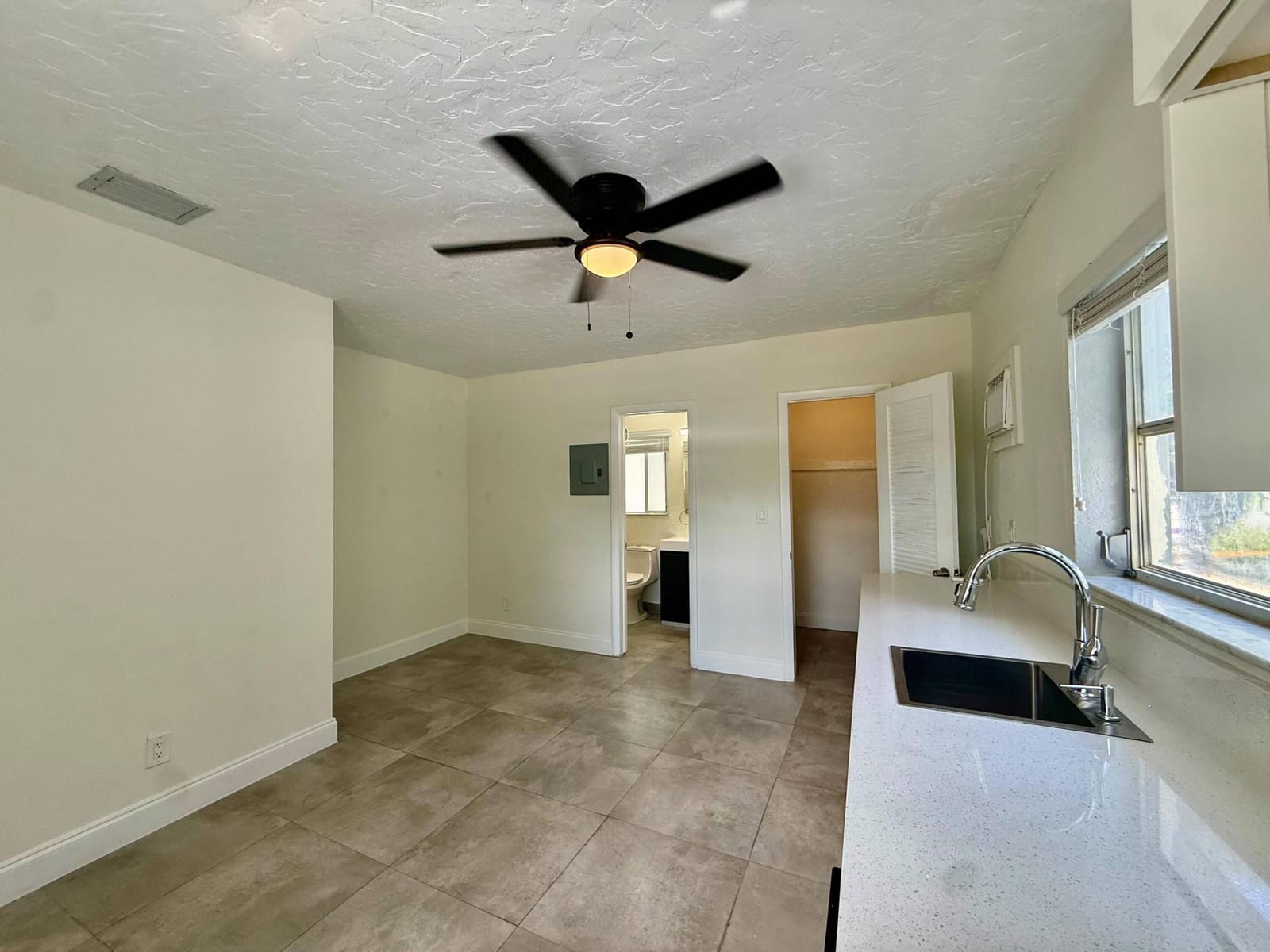 3684 NE 11th Avenue Unit 4, Oakland Park, FL 33334