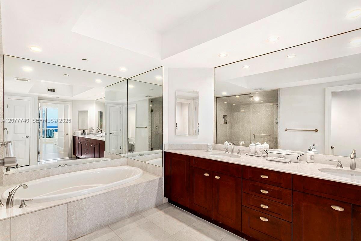 6000 Island Boulevard 2204 — photo 5