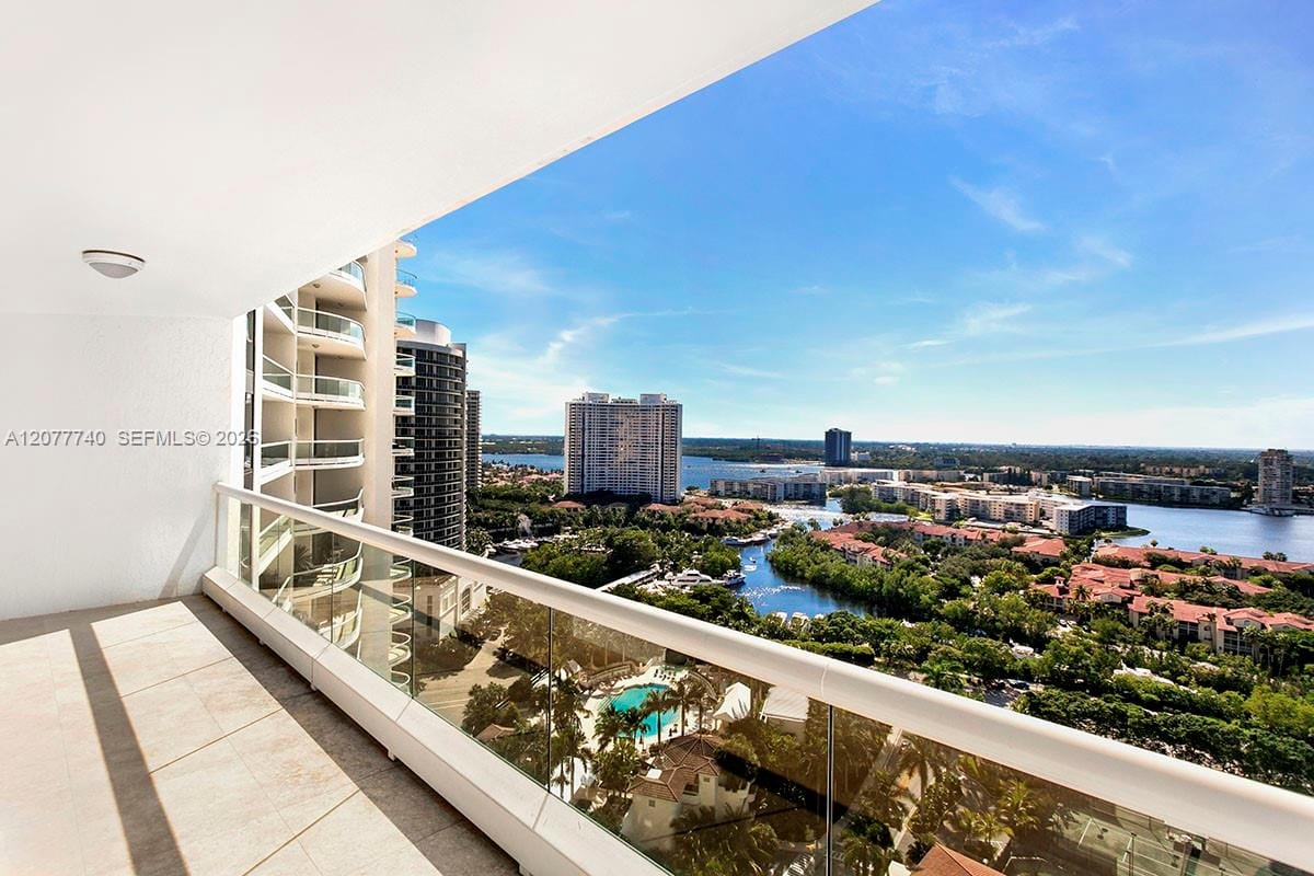 6000 Island Boulevard 2204 — photo 9