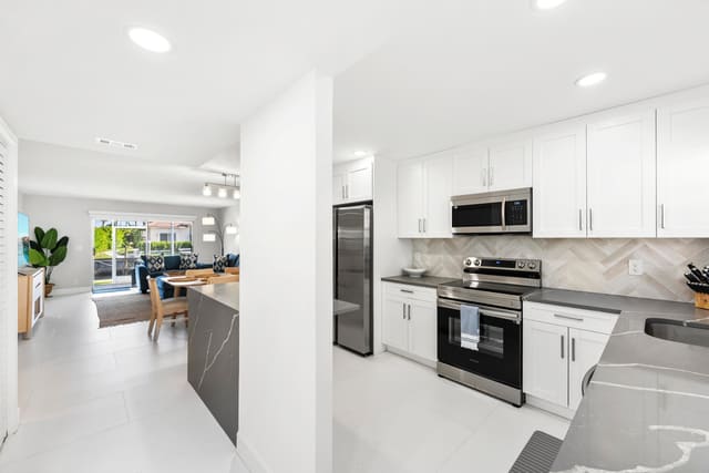 1030 SUGAR SANDS Boulevard 167, Singer Island, FL 33404
