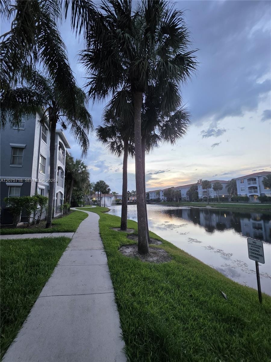 9615 NW 1st Court 10-301, Pembroke Pines, FL 33024