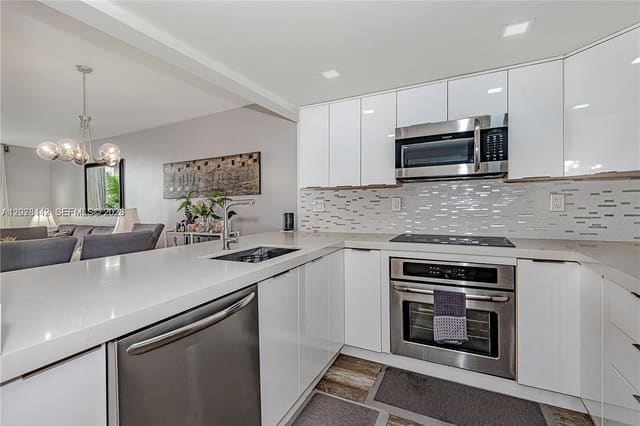 492 NW 165th St Road C112, Montecarlo, Miami, FL