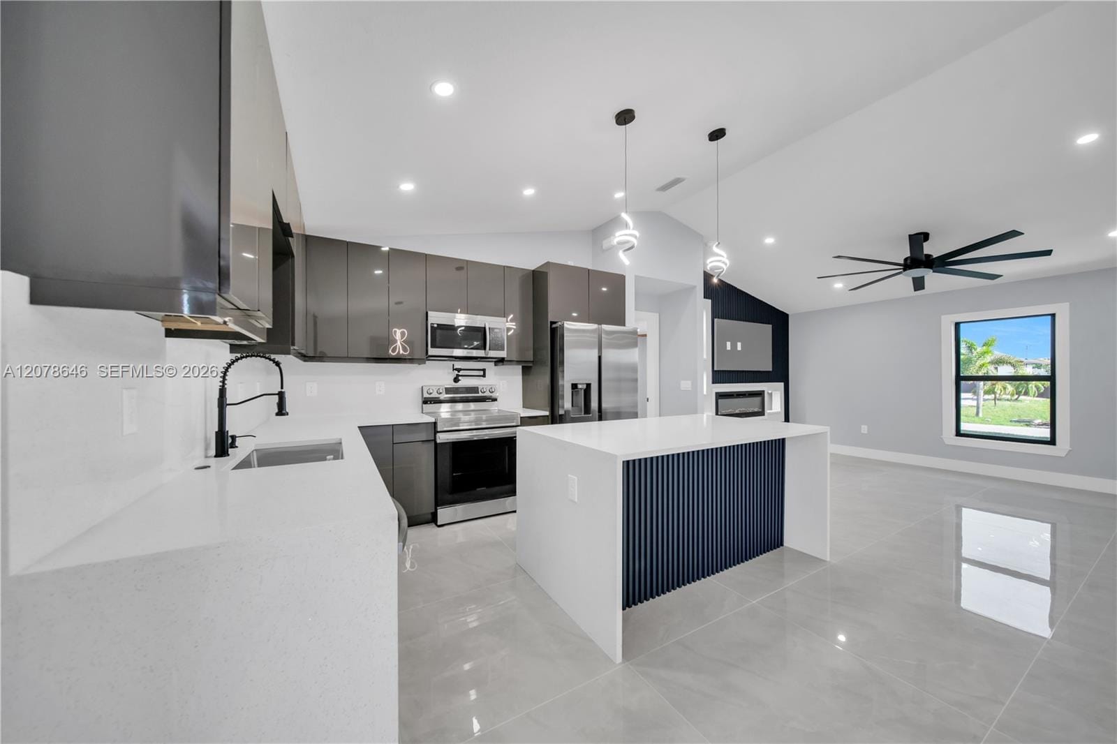 2021 NE 24th Terrace — photo 8