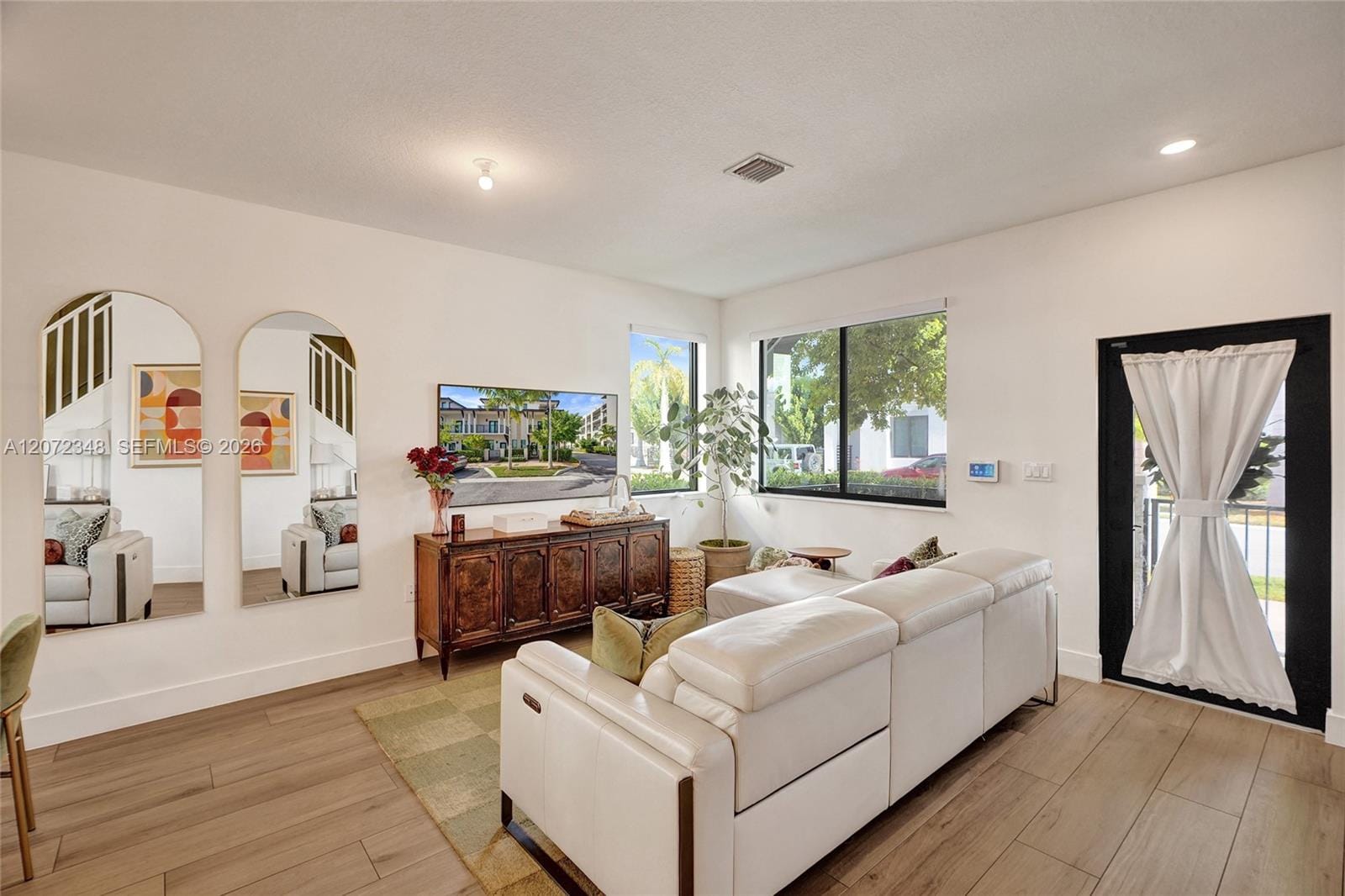 8166 NW 42nd Street, Doral, FL 33166 photo 4