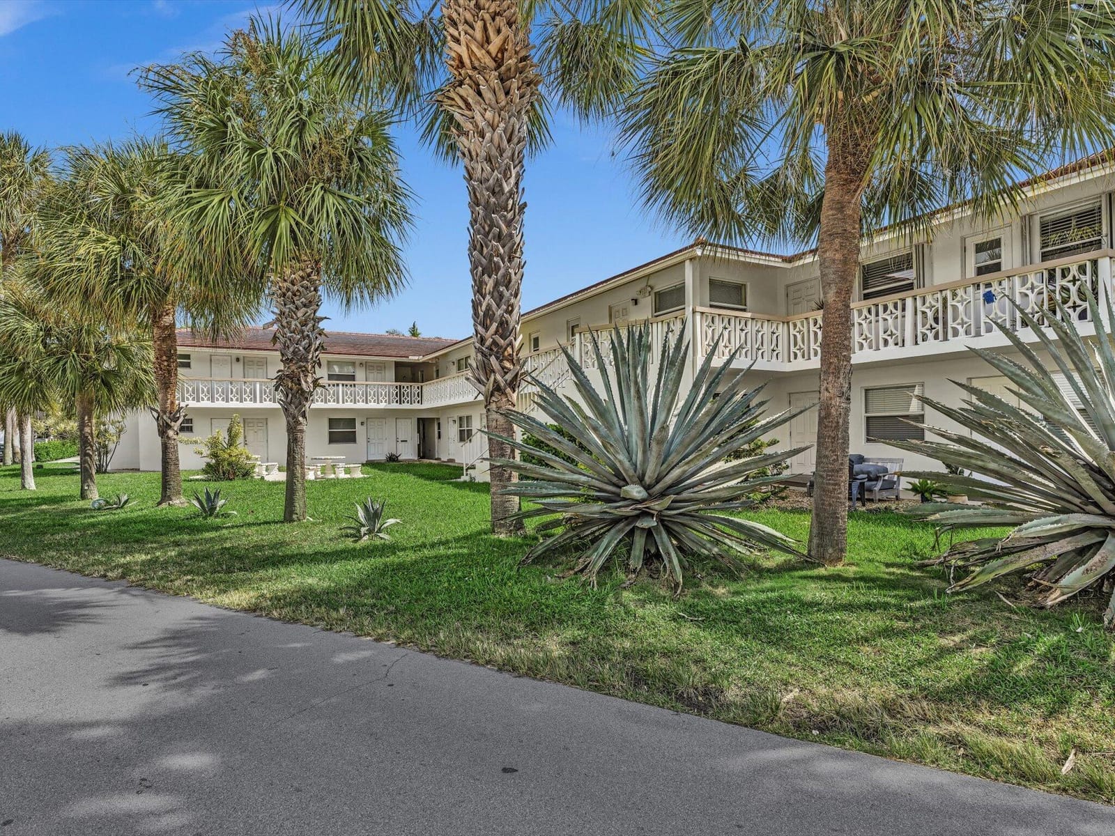 90 NE 19th Avenue 8, Deerfield Beach, FL 33441