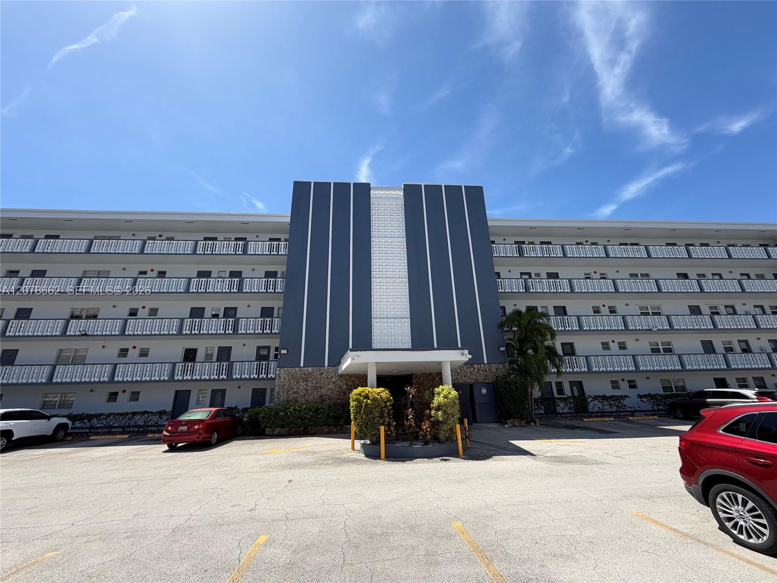 232 NE 12th Avenue 103, Hallandale Beach, FL 33009