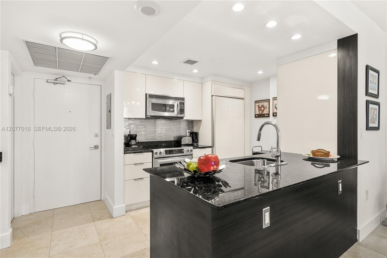 10275 Collins Avenue 611, Bal Harbour, FL 33154
