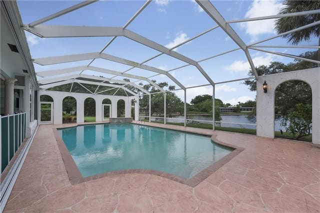 4903 WOODLANDS Boulevard, Tamarac, FL 33319
