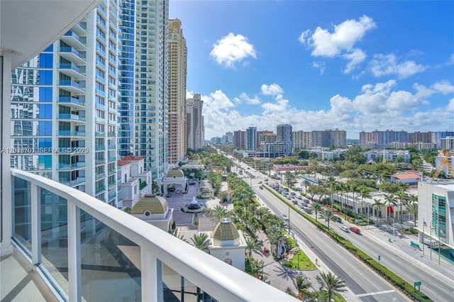 18001 Collins Avenue 917, Trump International Sones, Sunny Isles Beach, FL