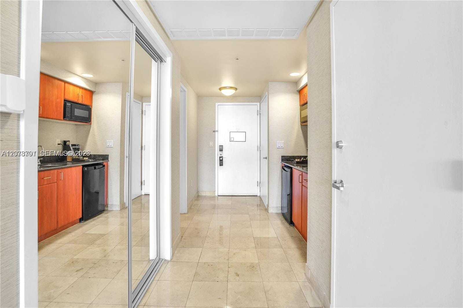 18001 Collins Avenue 917 — photo 3