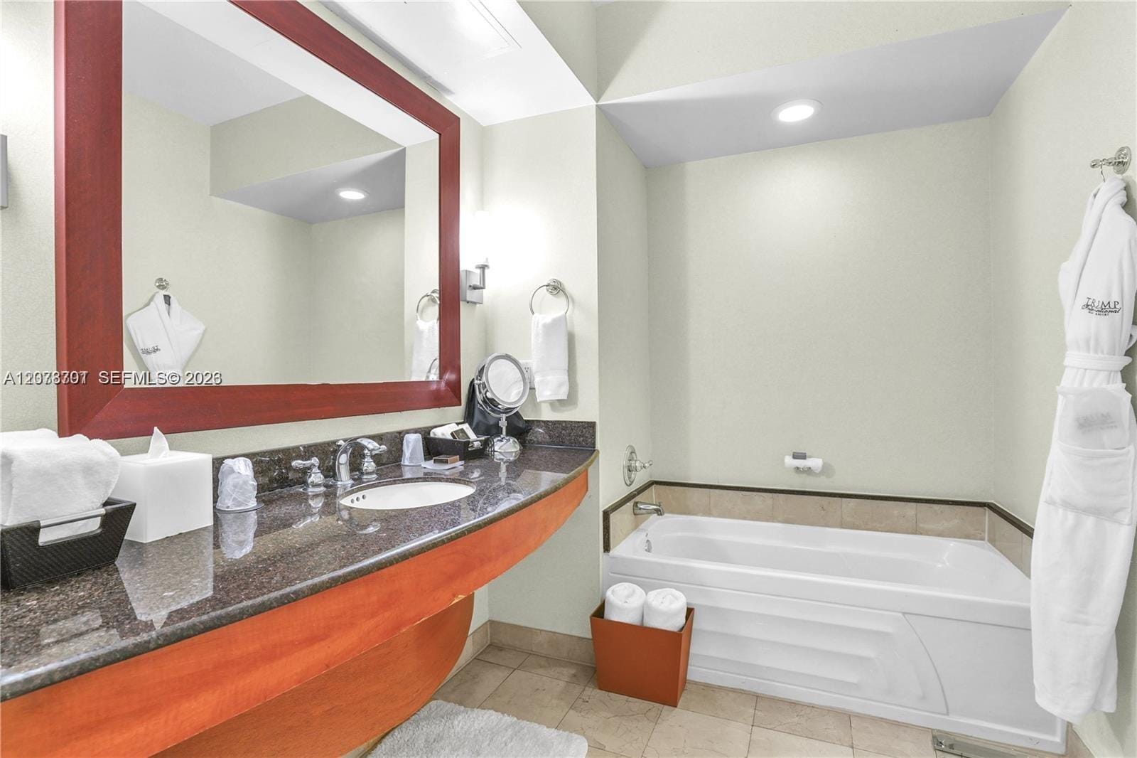 18001 Collins Avenue 917 — photo 4