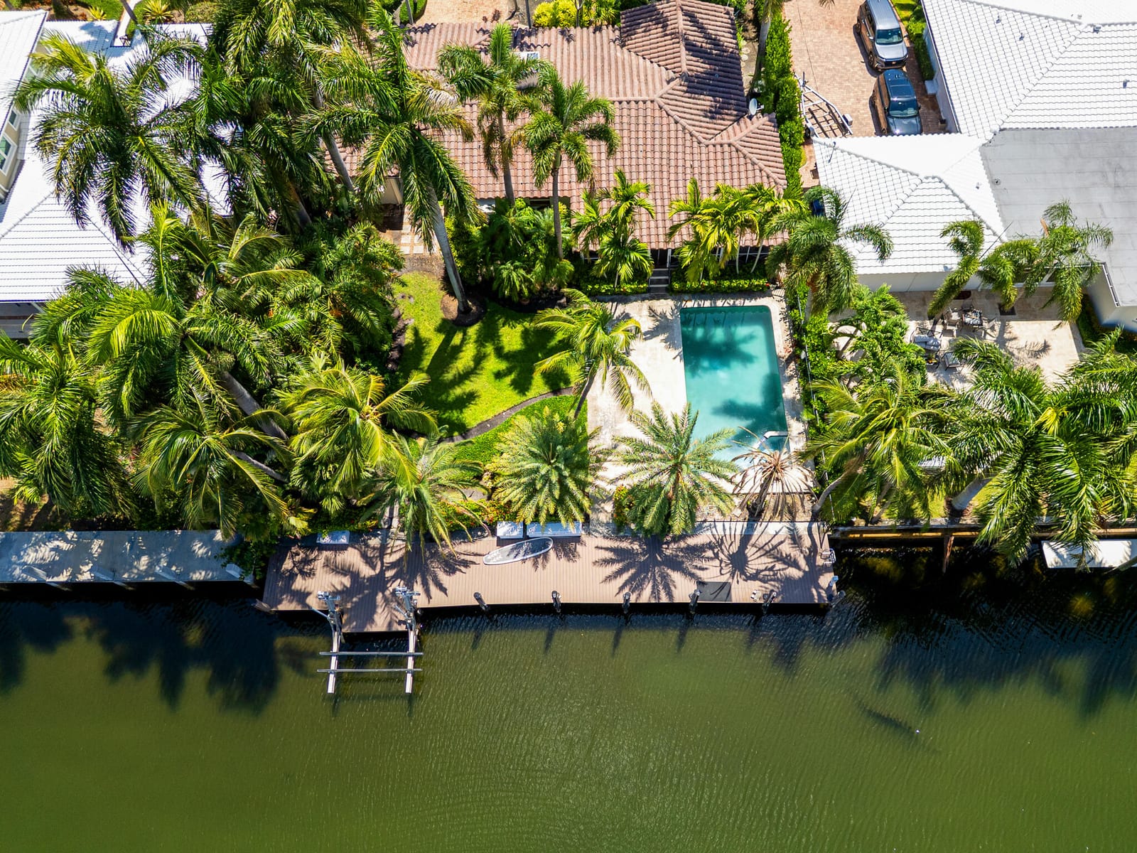 627 Solar Isle Drive — photo 2