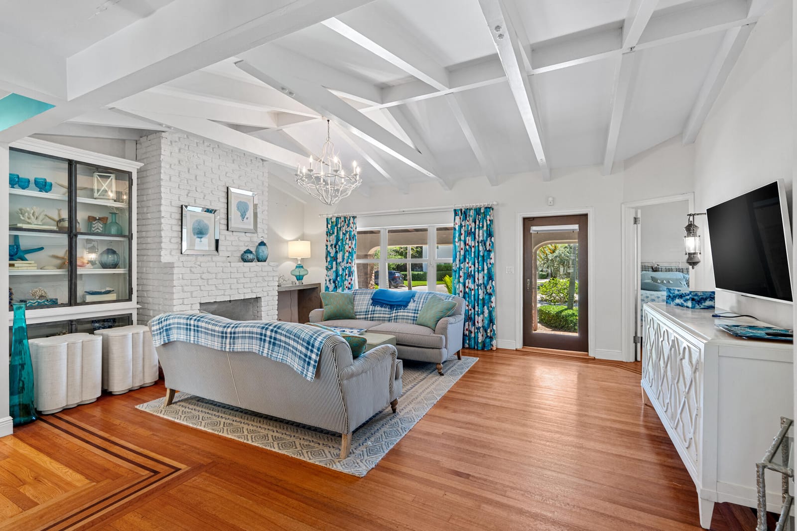 627 Solar Isle Drive — photo 9