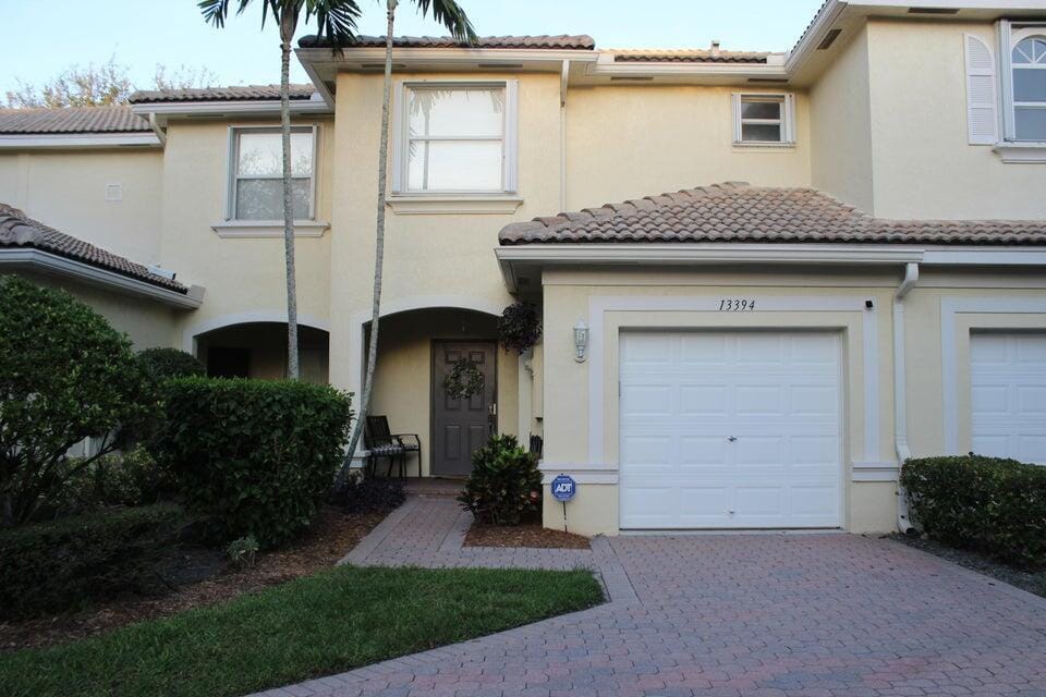 13394 Georgian Court — photo 1