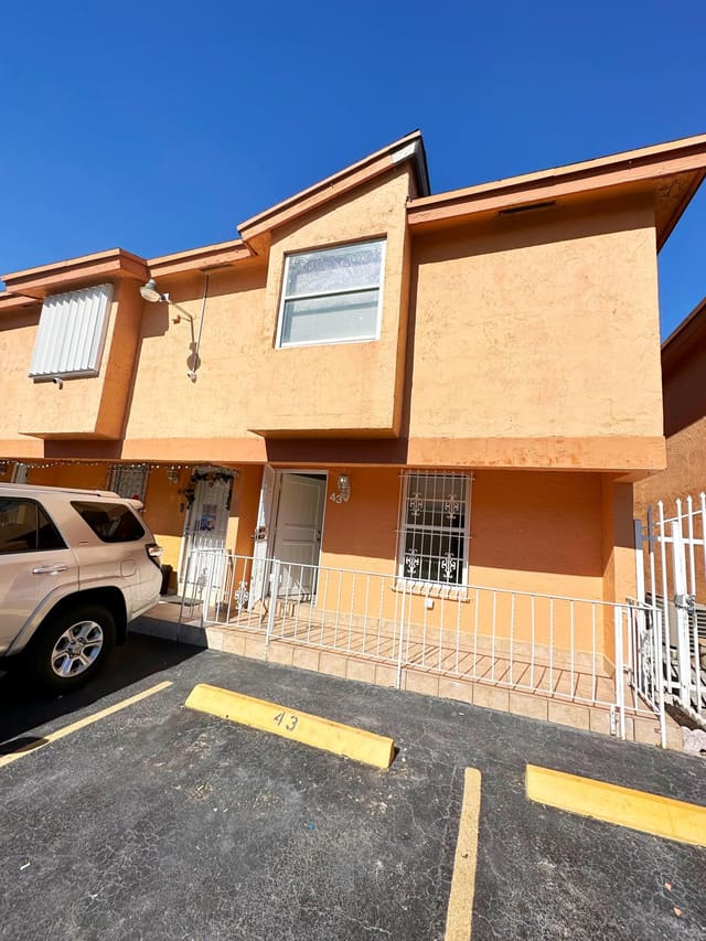 1701 W 42ND Place 43, Matanzas Condo, Hialeah, FL
